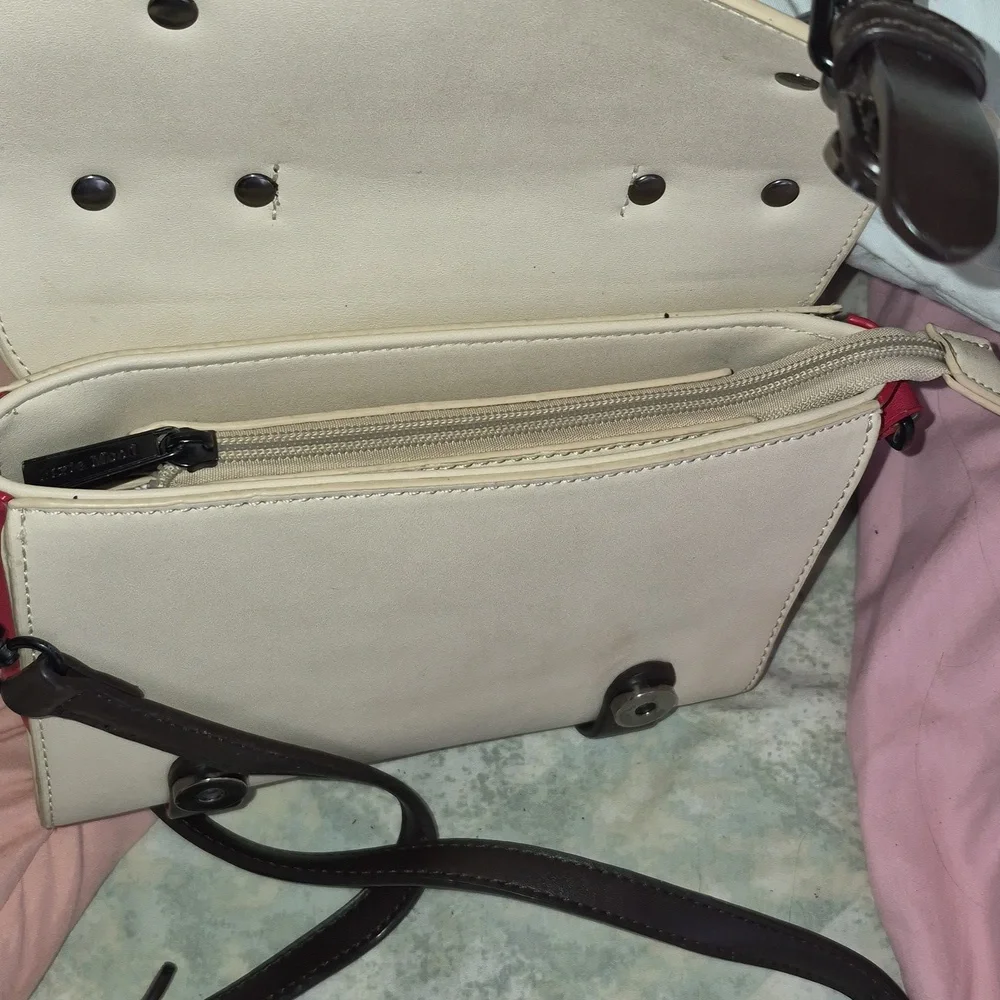 Pixie Mood Steph Vegan Leather beige/red Top Handle Boxy Crossbody Shoulder Bag - Picture 13 of 16